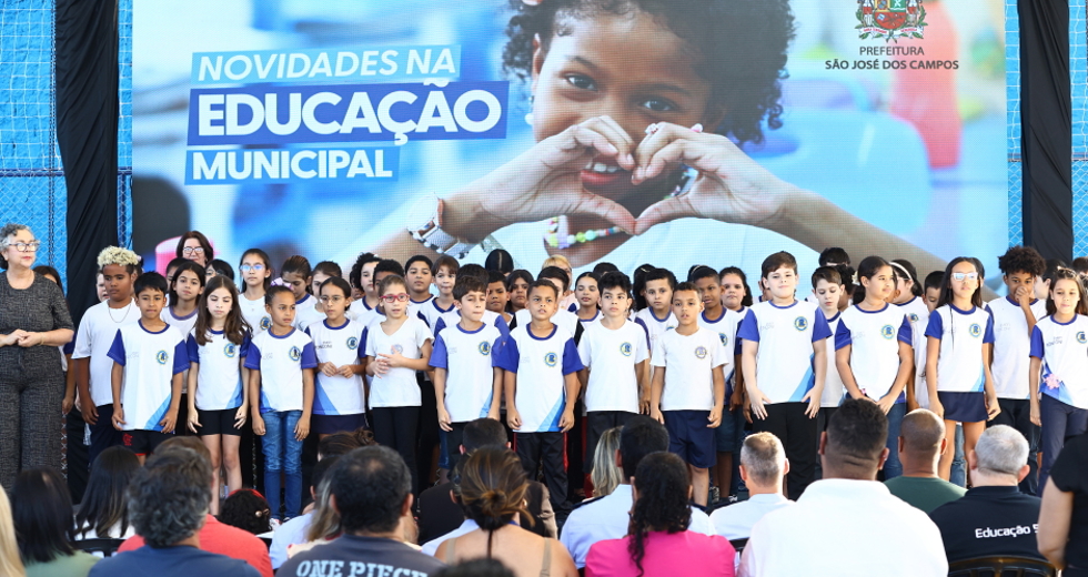 Anúncios das novidades na Educação e certificação 5.0 Emefi Ronconi no Jardim Jussara. Foto: Claudio Vieira/PMSJC 03-09-2025 
