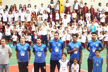 Equipe de Basquete de São José visita o Colégio Nossa Senhora Aparecida. Foto: Claudio Vieira/PMSJC. 22-03-2019