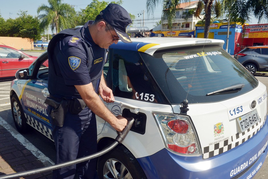 Novo Ponto de Abastecimento de carros Elétricos da Guarda Municipal na Escola Norma Conti Simão 04 04 2019