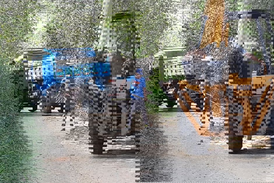 caminhao-flagrado-jogando-entulho.jpeg