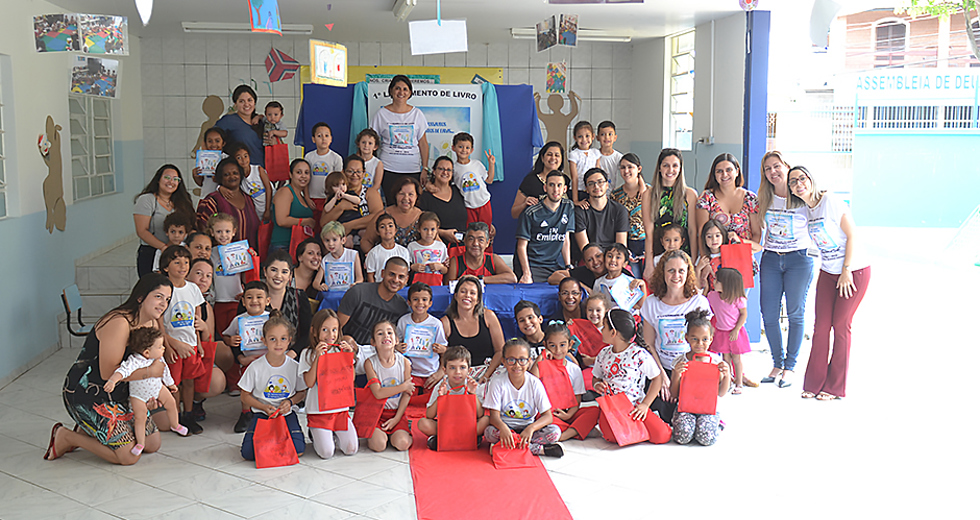 lancamento-livro-emei-zeli-de-toledo-dias-16-10-2019-lucas-cabral-14.jpg