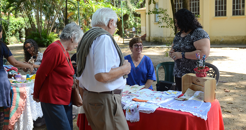 barraca-bordados-participantes-do-cras-08-09-2019-lucas-cabral-01.jpg