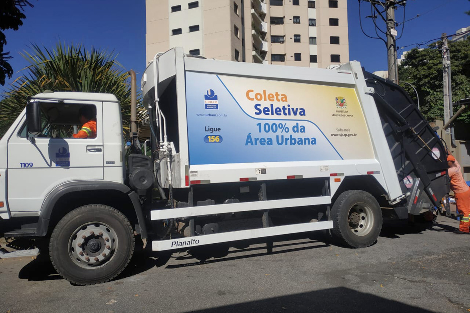Foto: Divulgação caminhao-coleta-seletiva-2021.jpg