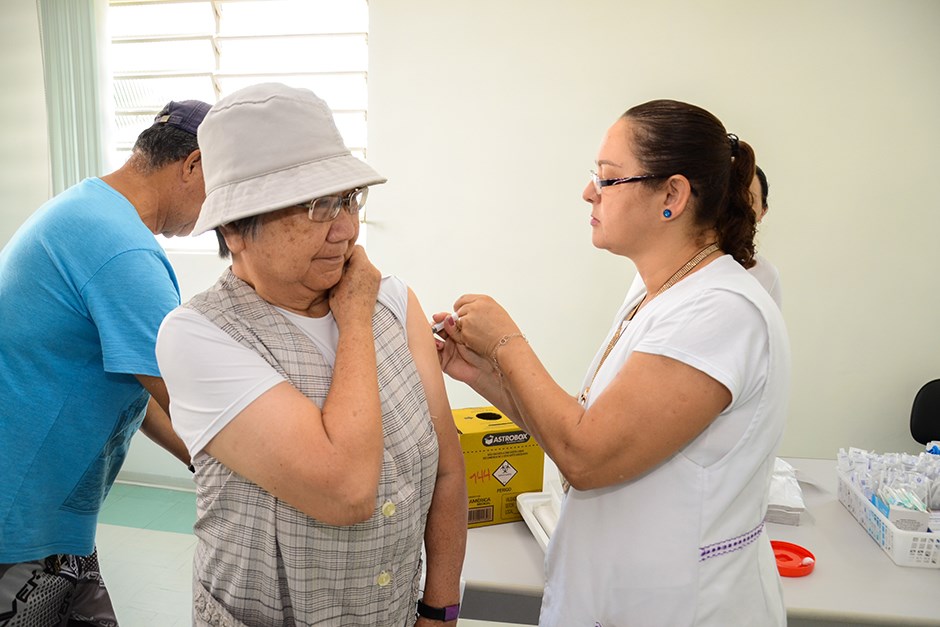 Gripe: vacinação de idosos e funcionários da saúde inicia dia 23 -  Prefeitura de São José dos Campos