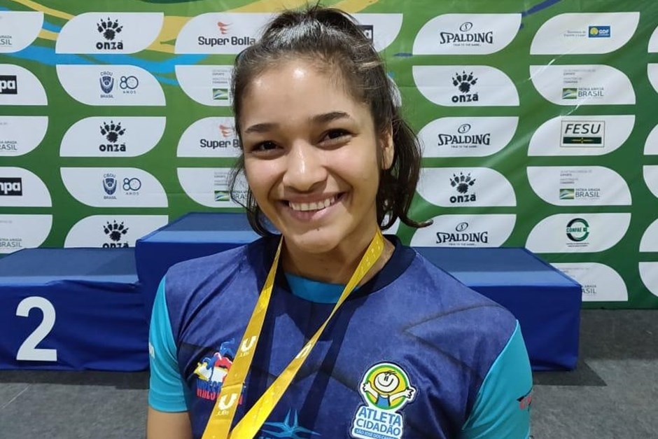 Gabriela Rocha é campeã de wrestling dos Jogos Universitários