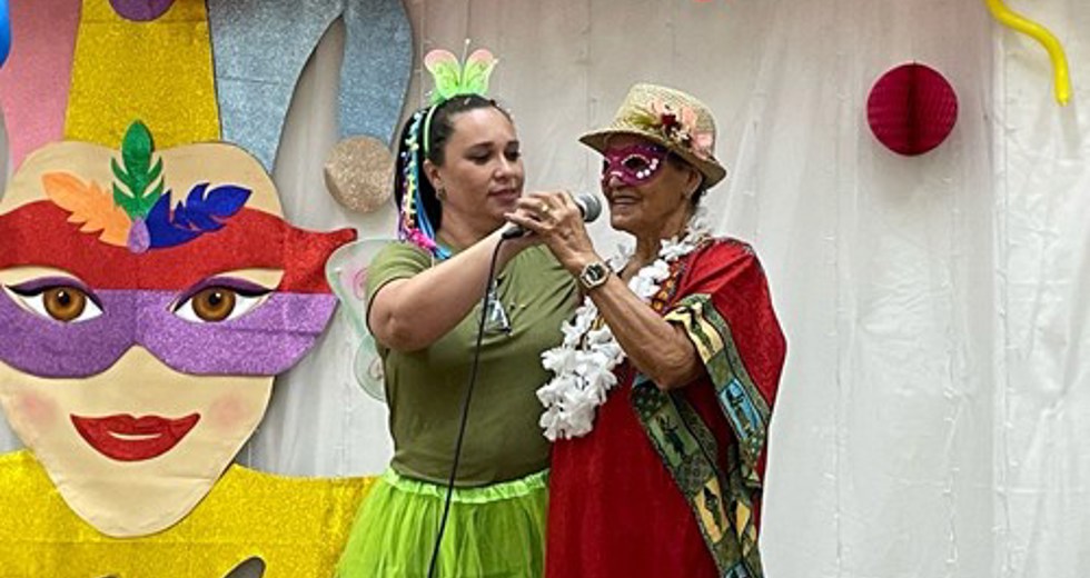 Concurso de fantasias de Carnaval na Casa do Idoso Centro