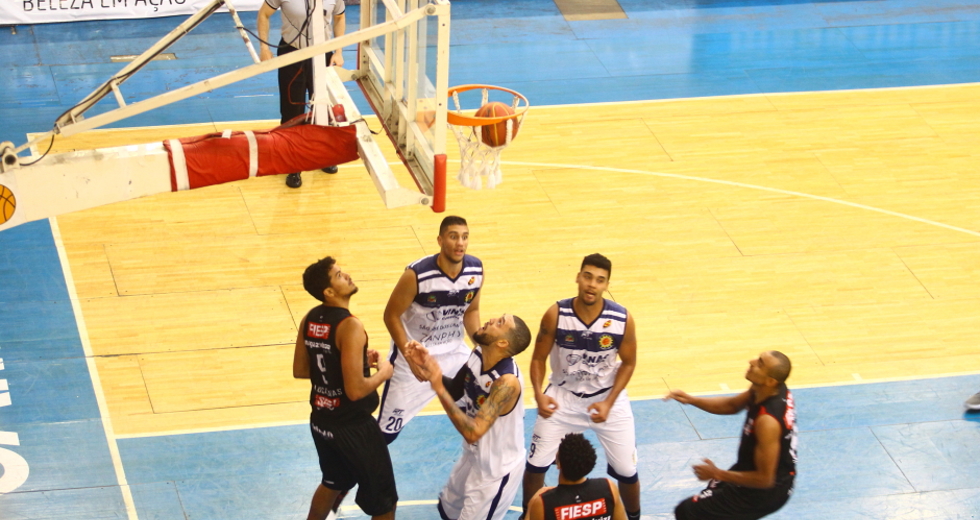 cv__3300-claudio_vieira.jpg
