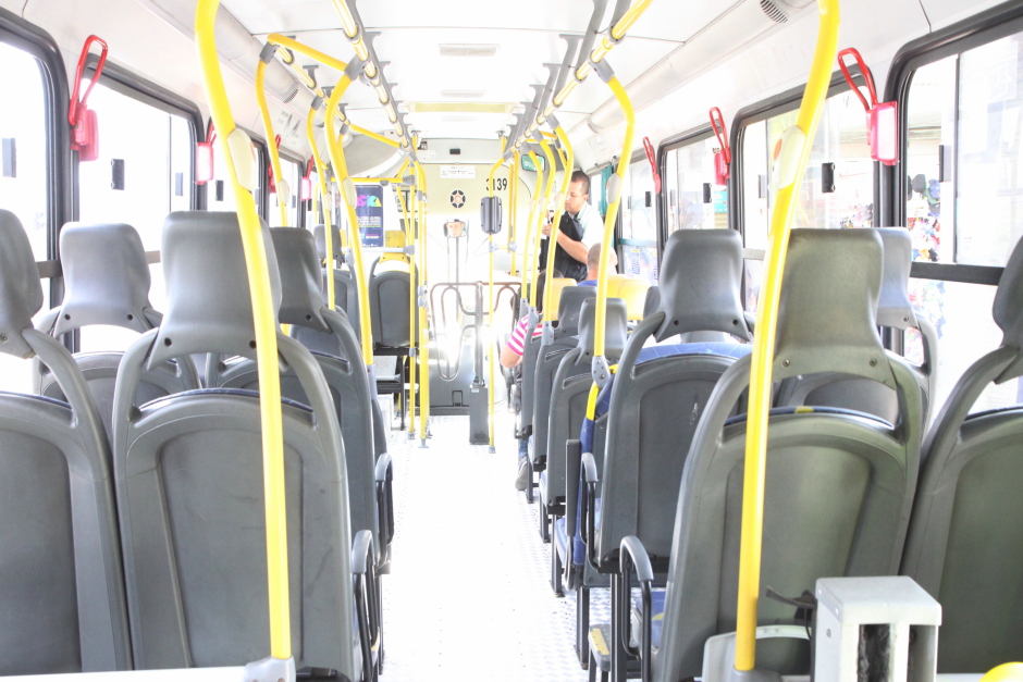 foto_interior_onibus_urbano8beto_faria.jpg