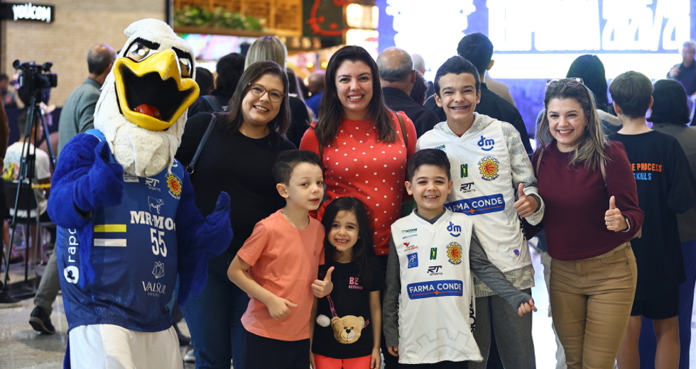 Apresentação do time de basquete masculino. Foto: Claudio Vieira/PMSJC 22-07-2025