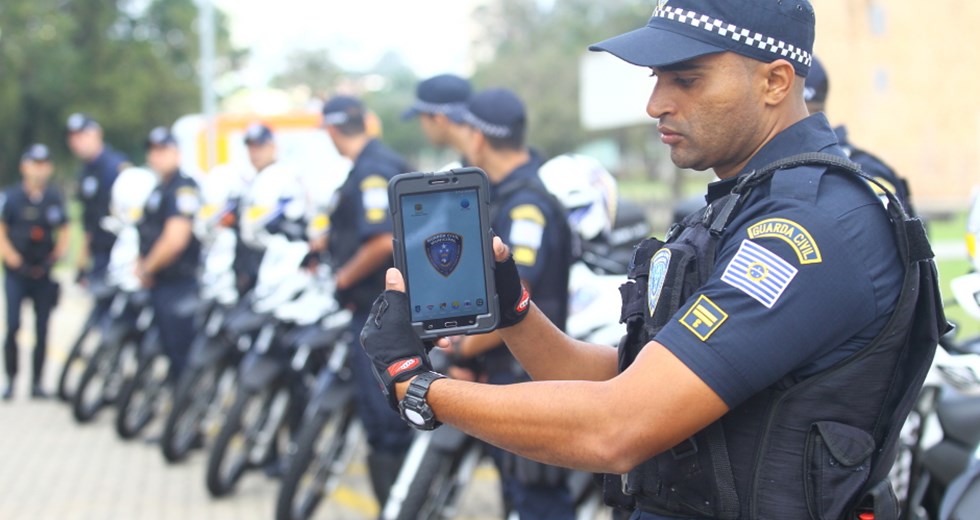 Entrega de tablets e viaturas da Guarda Municipal e PM para atividade delegada. Foto: Claudio Vieira/PMSJC 07-06-2019