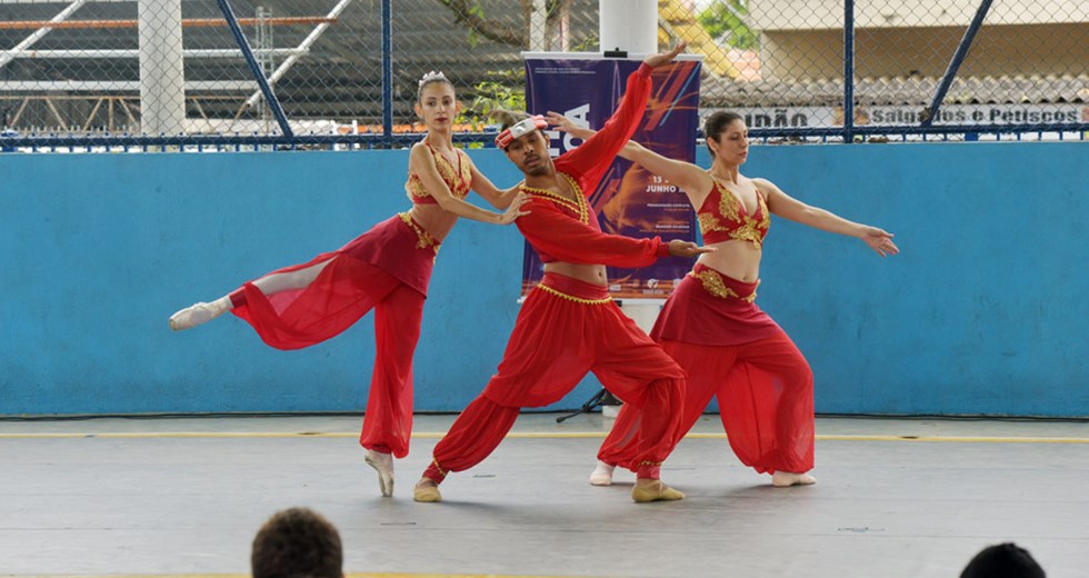 Apresentação do Festi Dança no Emef Possidônio no Galo Branco  19 06 2019