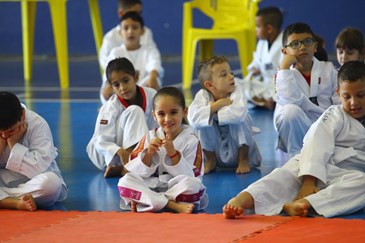 Promoção de faixas de taekwondo no tênis clube. Foto: Claudio Vieira/PMSJC 30-06-2019