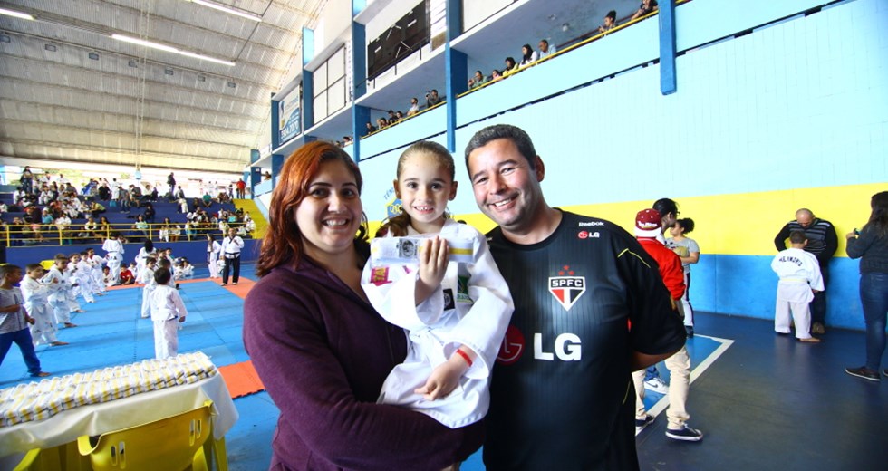 Promoção de faixas de taekwondo no tênis clube. Foto: Claudio Vieira/PMSJC 30-06-2019