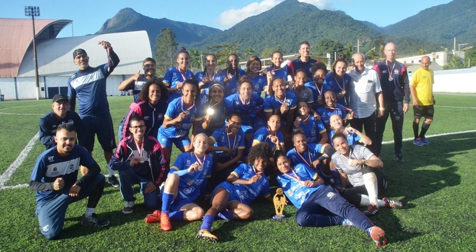 Futebol feminino campeão dos Regionais