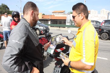 Blitz de motociclista Estadual Rua João Batista de Souza Soares 