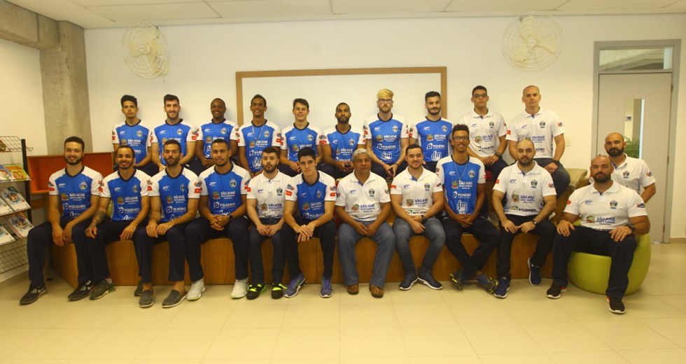 Apresentação do time de vôlei de São José. Foto: Claudio Vieira/ PMSJC. 09-08-2019