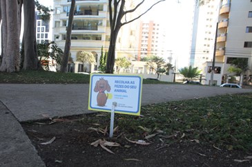 Colocação de Placas na Praça Ulisses Guimarães  15 08 2019