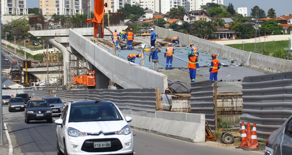 Obras do Arco da Inovação (Rampa na Avenida são João). Foto: Claudio Vieira/PMSJC. 24-09-2019