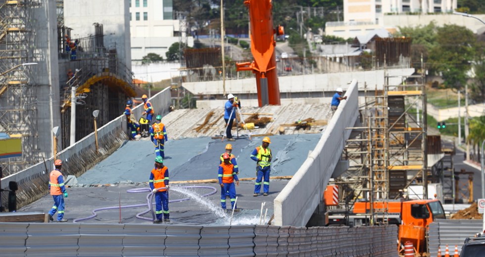 Obras do Arco da Inovação (Rampa na Avenida são João). Foto: Claudio Vieira/PMSJC. 24-09-2019