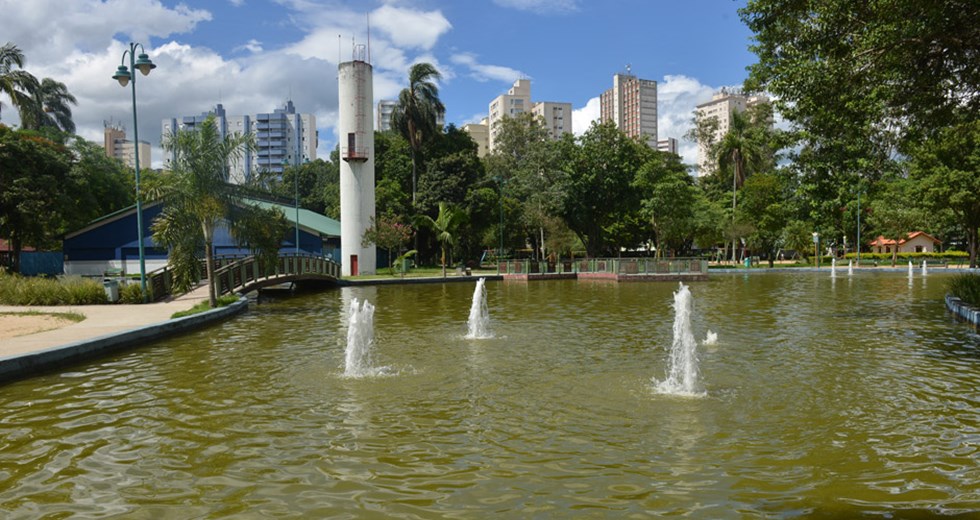 Limpeza do Lago Parque Santos Dumont  08 02 2018