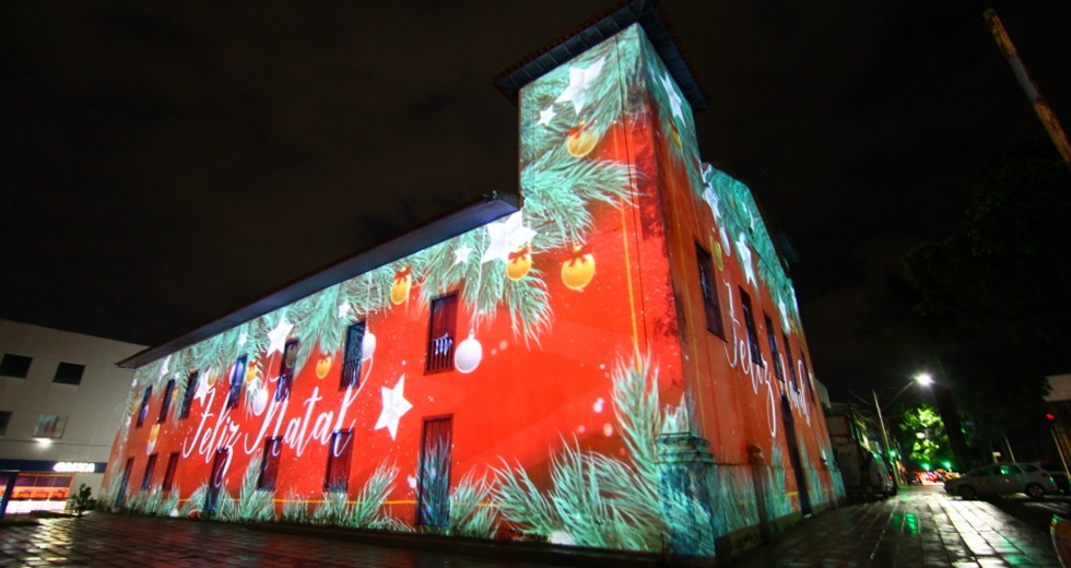Natal Iluminado - Vídeo Mapping (Projeção na fachada da Igreja São Benedito). Foto: Claudio Vieira/PMSJC 17-12-2019