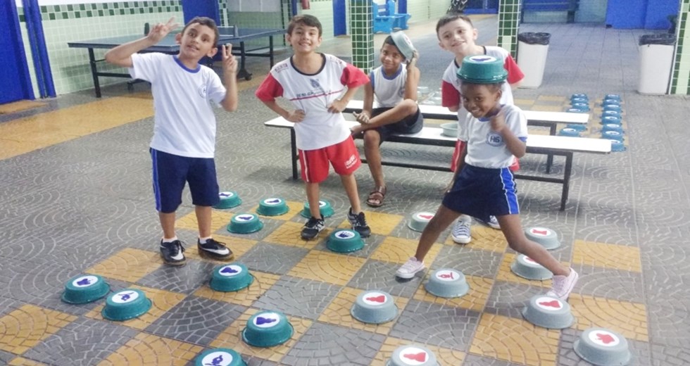 Xadrez rende títulos para escola da região leste - Prefeitura de São José  dos Campos