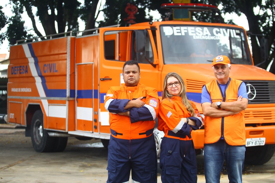Voluntários da Defesa Civil. Foto: Claudio Vieira/PMSJC 18-12-2019