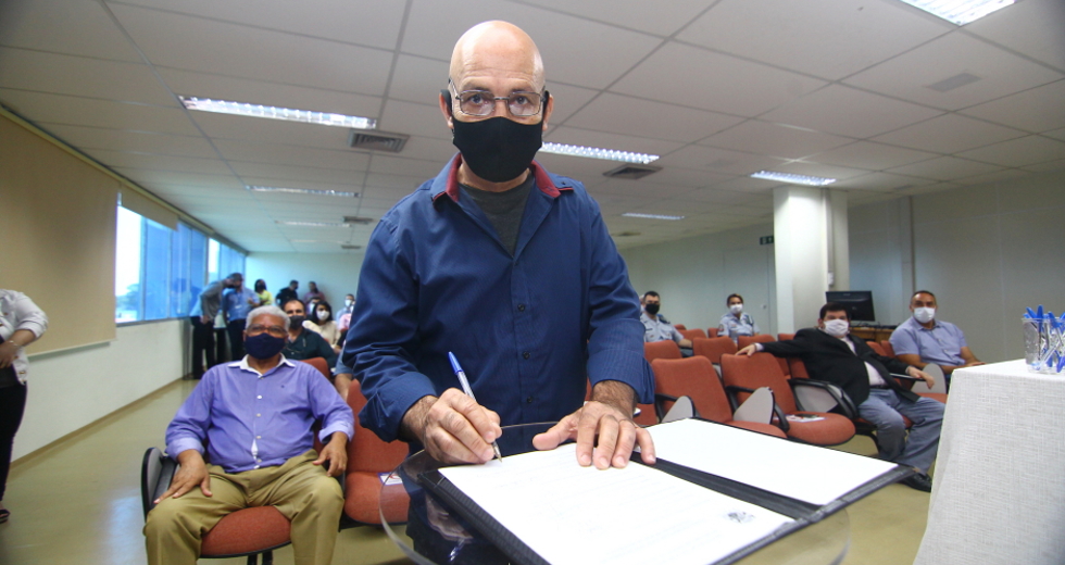 cv__7050_claudio_vieira.jpg