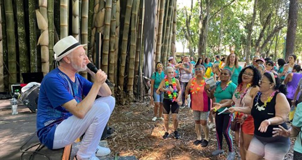 Grito de Carnaval dos frequentadores das Casas do Idoso no Parque Vicentina Aranha