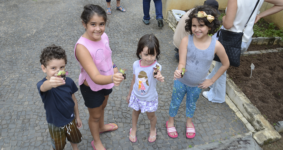 cultivo-de-hortas-e-composteira-12-12-2019-lucas-cabral-01.jpg