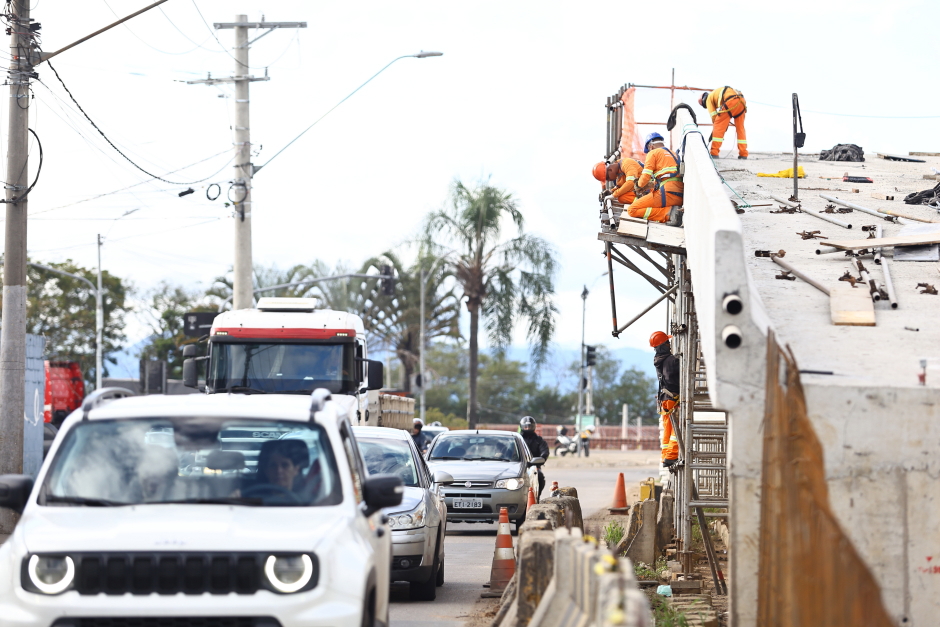 Obras na Avenida Sebastião Gualberto. Foto: Claudio Vieira/PMSJC 12-06-2025  