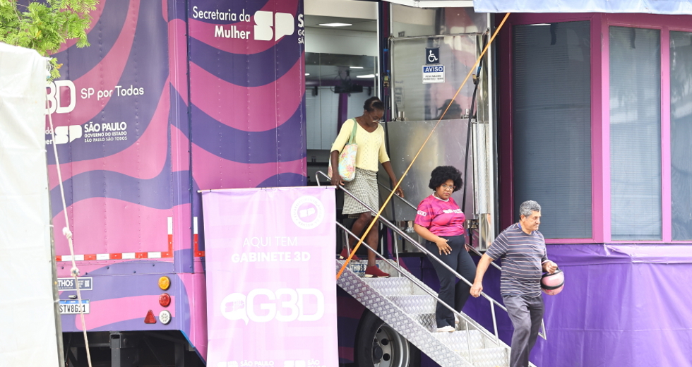 Carreta da Mamografia e Empreendedorismo - SP POR TODAS. Foto: Claudio Vieira/PMSJC 29-10-2025 
