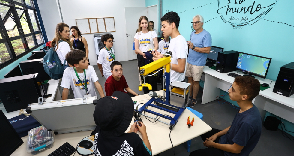 Projeto Sócios-Mirins visita o MIC. Foto: Claudio Vieira/PMSJC 05-11-2025 