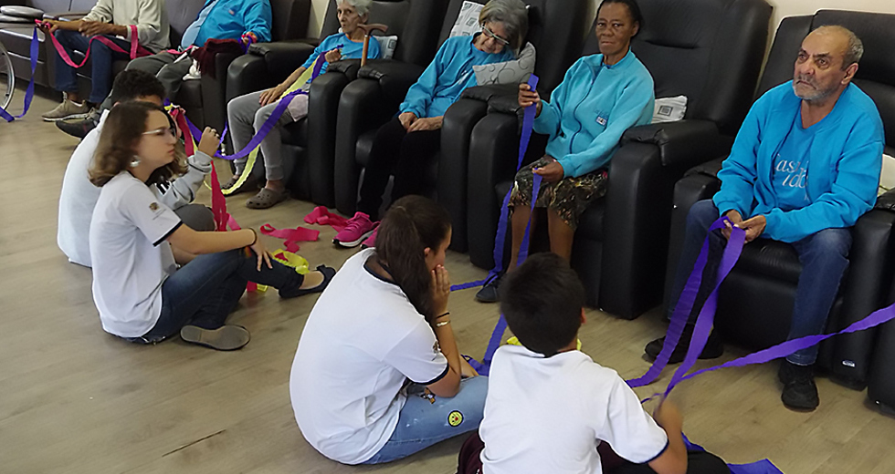 visita-alunos-fundhas-casa-do-idoso-leste-07-11-2019-lucas-cabral-07.jpg