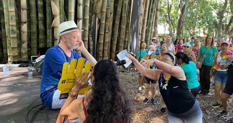 Grito de Carnaval dos frequentadores das Casas do Idoso no Parque Vicentina Aranha
