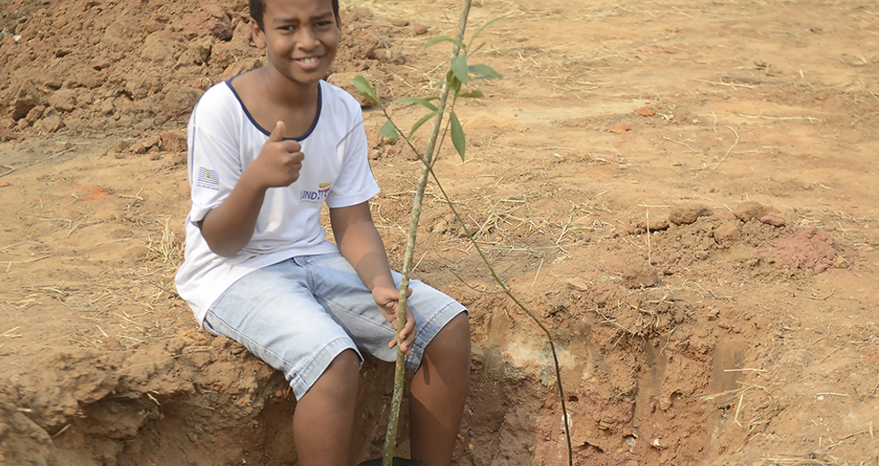 plantio-de-arvores-area-de-preservacao-permanente-corrego-alambari-20-09-2019-lucas-cabral-05.jpg