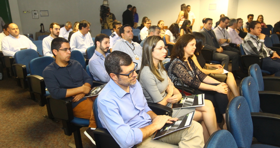 cv__0084_claudio_vieira.jpg