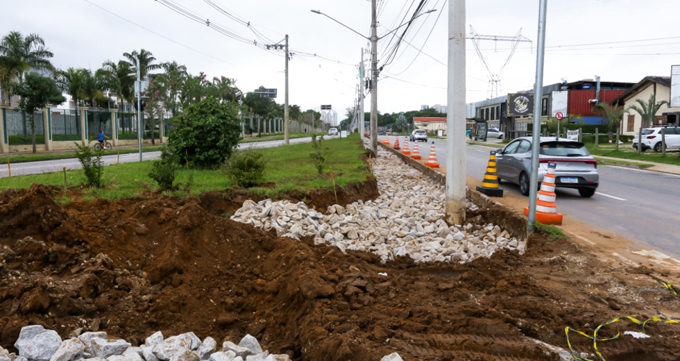 obras-de-nova-rotatoria-na-avlineu-de-moura-28.jpg