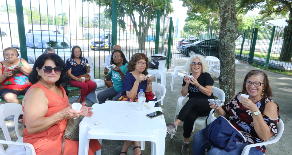 idosos-visitam-museu-interativo-de-ciencias-mic-fotosadenir-brittopmsjc-0903_52737036070_o.jpg