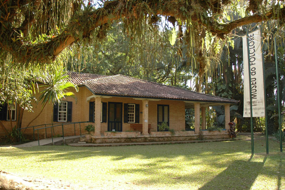 10-07-07-museu-fachada-por-andre-delgado-1.jpg