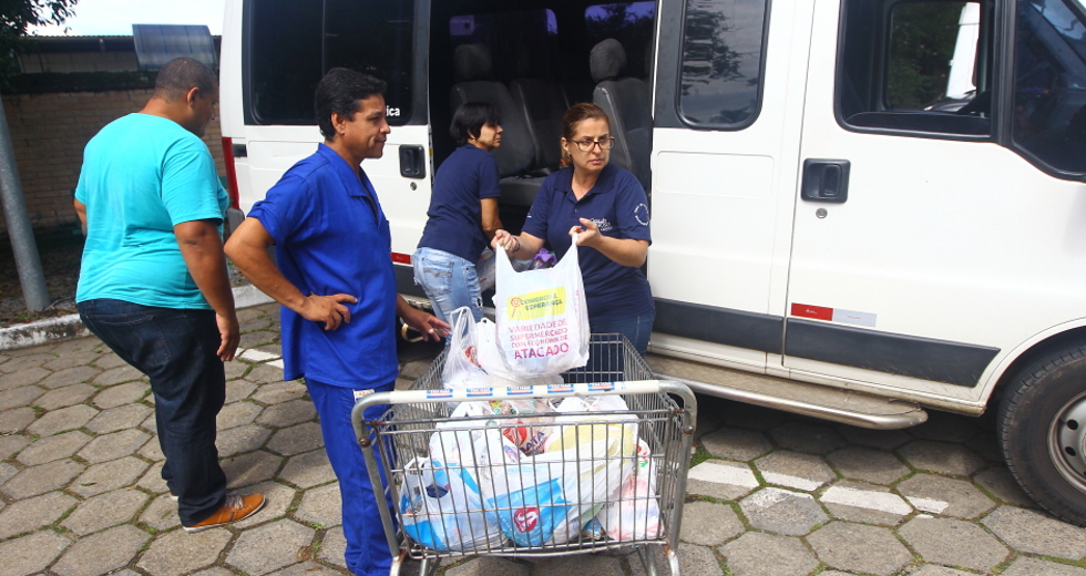 entrega_alimentos_casa_idoso-02-claudio_vieira.jpg