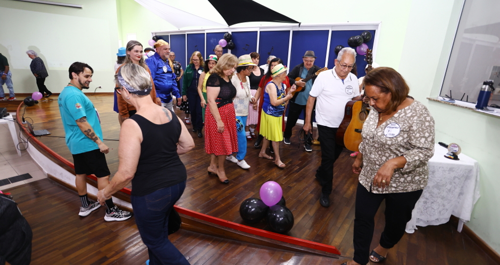 The Vovoice na Casa do Idoso Sul. Foto: Claudio Vieira/PMSJC 31-10-2025  
