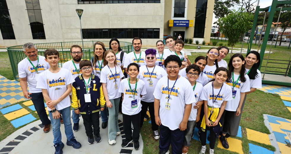 Projeto Sócios-Mirins visita o MIC. Foto: Claudio Vieira/PMSJC 05-11-2025 