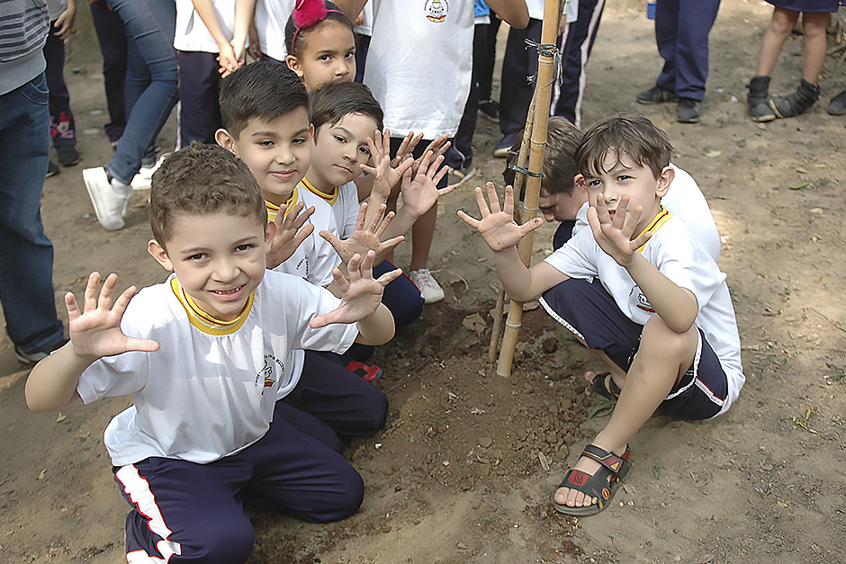 plantio-de-mudas-escola-municipal-ana-berling-24-09-2019-lucas-cabral-15.jpg