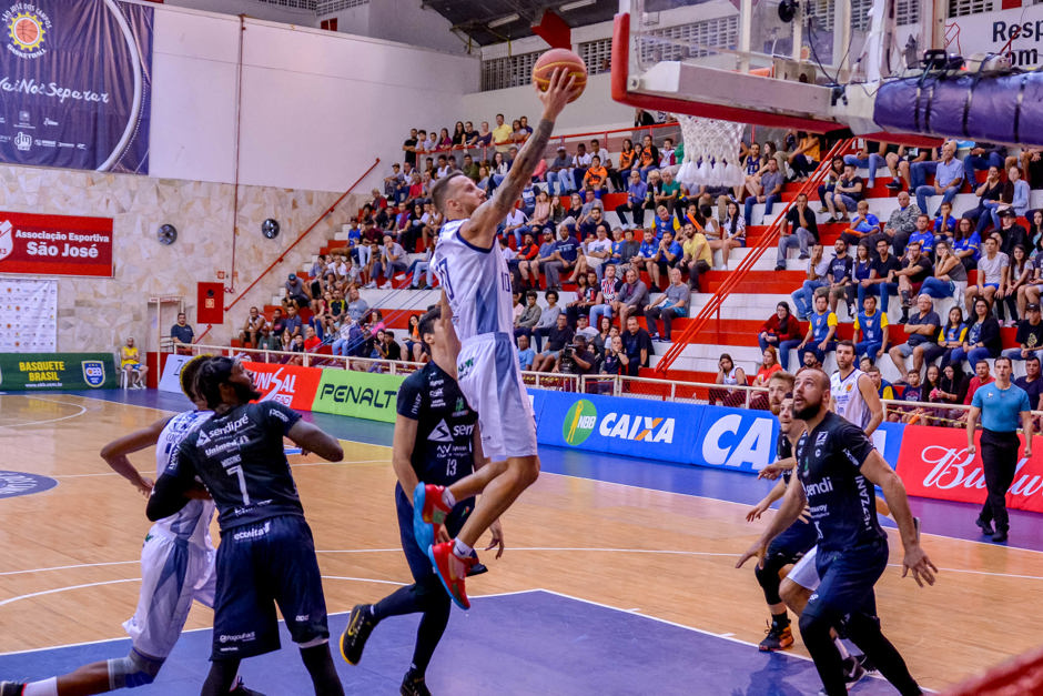 basq-sj-x-bauru-17-jan-13.jpg