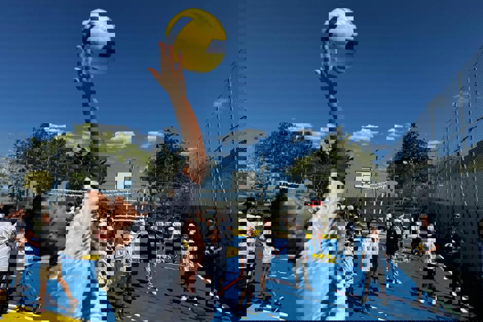 Atendidos poderão praticar vôlei e basquete