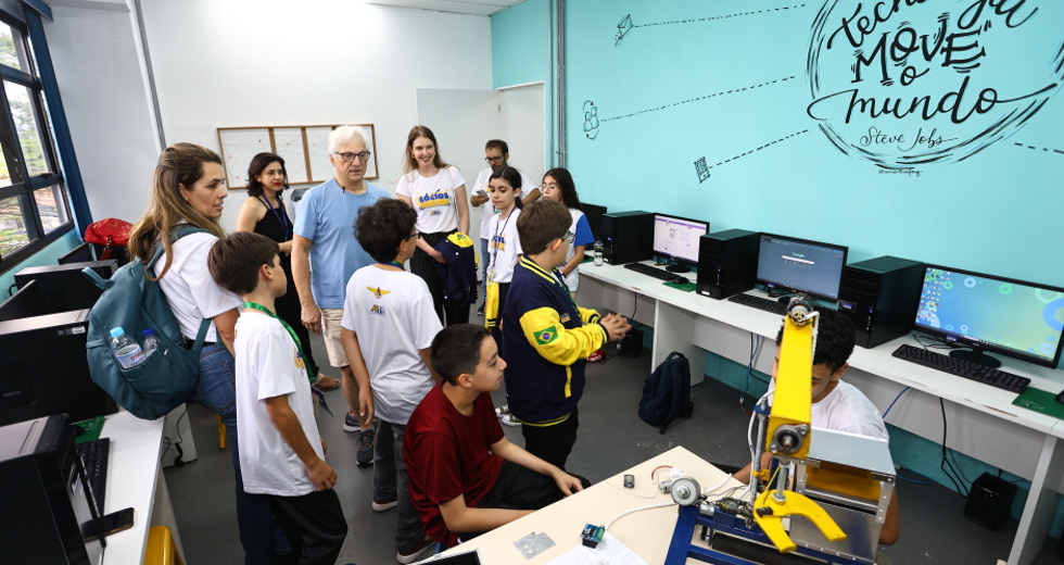 Projeto Sócios-Mirins visita o MIC. Foto: Claudio Vieira/PMSJC 05-11-2025 