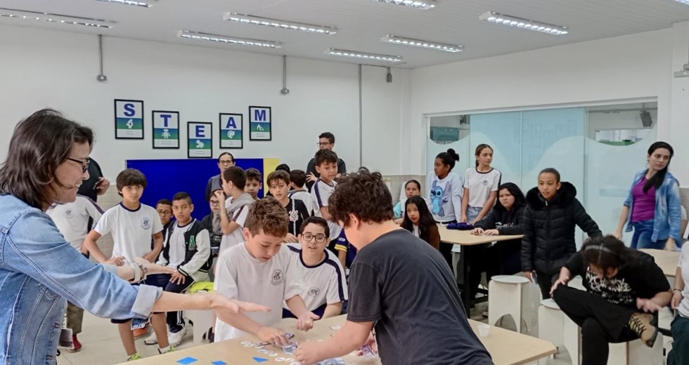 Alunos participam de quiz preparatório para o SAEB