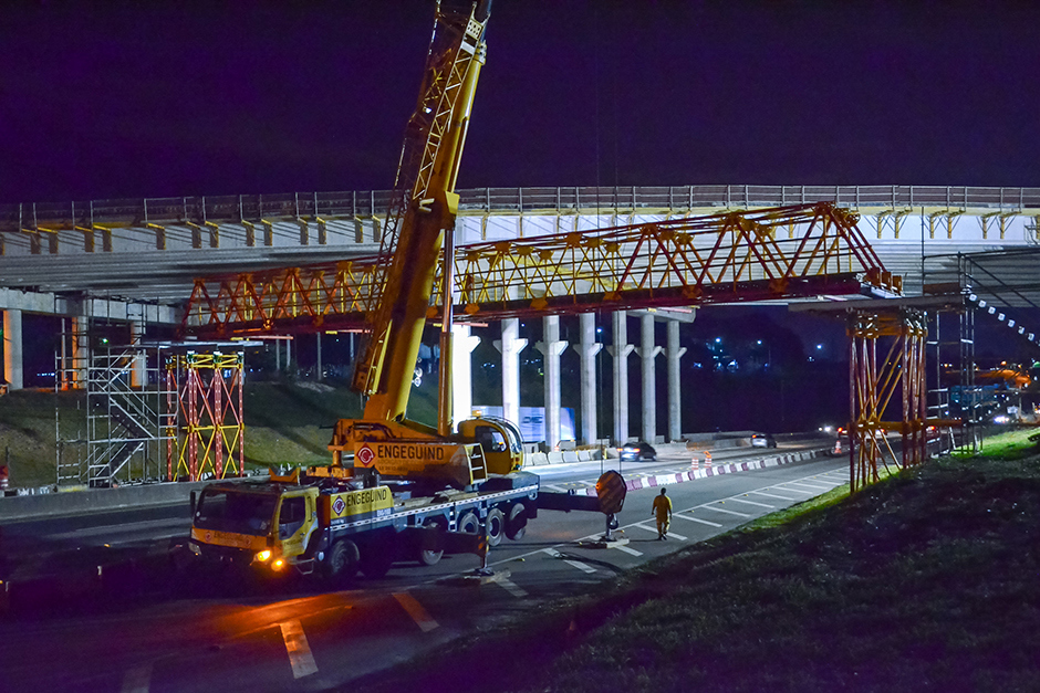 Foto: Divulgação remocao-passarela-de-obras-via-cabui-01-04-2019-lucas-cabral-02.jpg