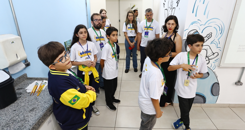 Projeto Sócios-Mirins visita o MIC. Foto: Claudio Vieira/PMSJC 05-11-2025 